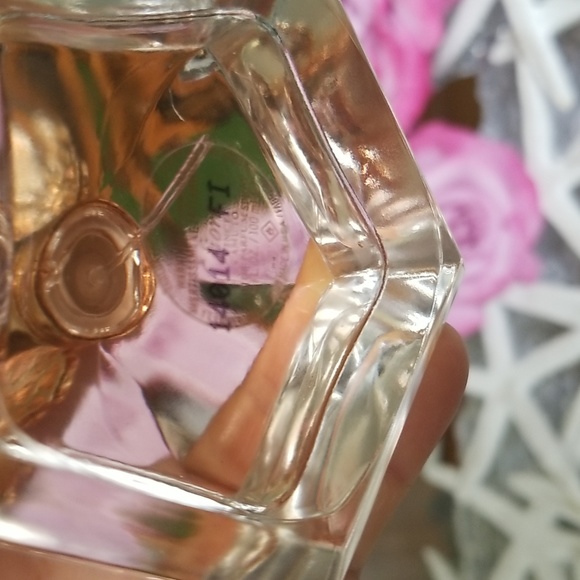 Fiori VINCE CAMUTO  parfums - Picture 4 of 7